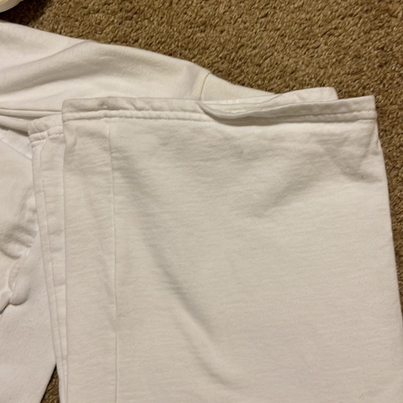 California fleece jogging pants XL and jacket L, but runs a little small. - Picture 4 of 8